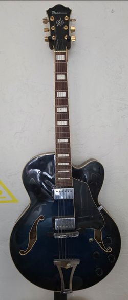 Ibanez Electic Hollow Guitar with hard case