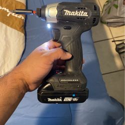 Black Makita 18v Impact Drill. Basically New Just Collecting Dust . 