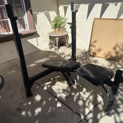 Adjustable Weight Bench 