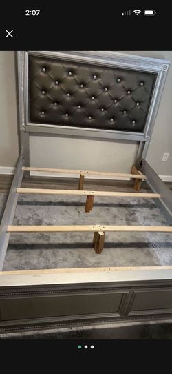 Need Space And Need It Gone ASAP That’s Why I’m Letting It Go For So Cheap Please Be Serious Buyer This Is A Queen Bed Good