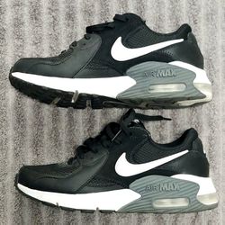 20$ Nike 90 Air Max Like New Womans Size 7.5 Great Running Shoe No Funk Like New