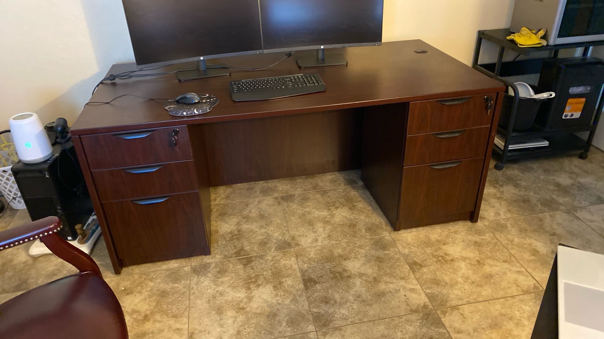 Free !!!  Office Desk And Chair