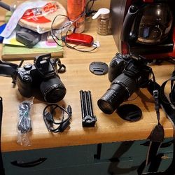 2 Fujifilm Digital Camera's