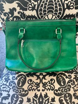 Green purse not used