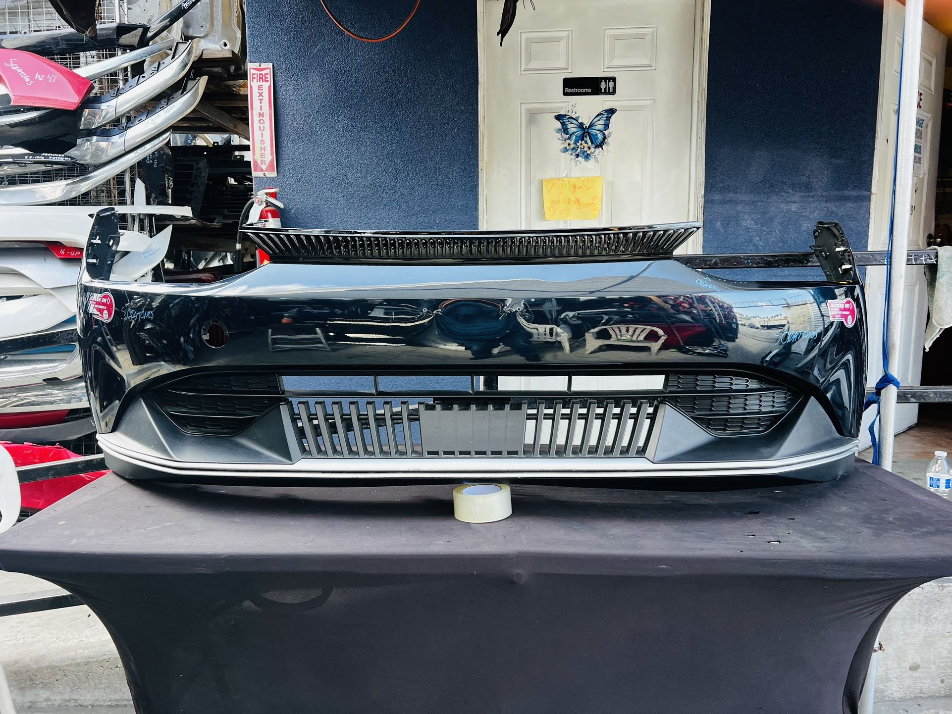 2022-20224 Kia EV6 Front Bumper Oem