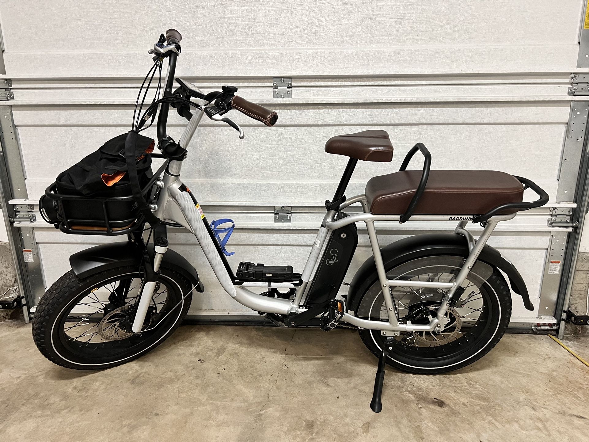 Rad Runner Plus E-bike - FULLY LOADED!