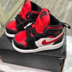 Jordan 1 Mid