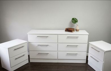 Dresser And 2 Nightstands - Cómoda y 2 Mesitas de noche