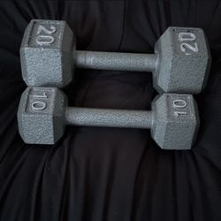 10 and 20 pound dumbbell 