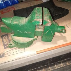 Littlestown Number 400 Swivel Vice