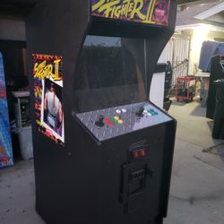Arcade Game With 10k Games. 27 Inch Lcd. Free Delivery 