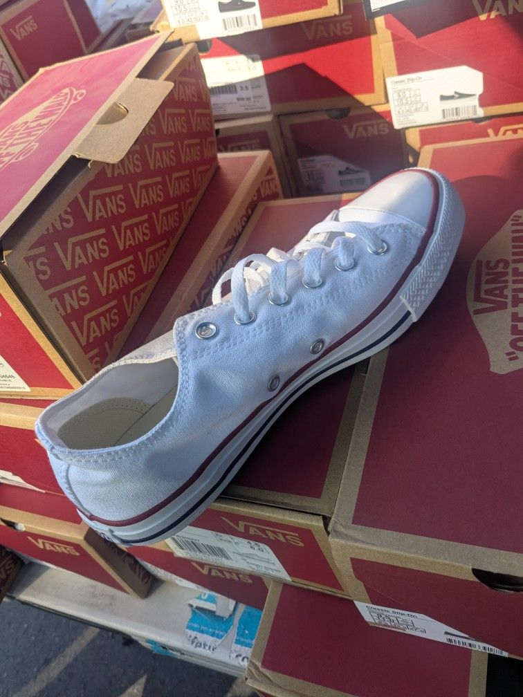 Low Top White Converse 