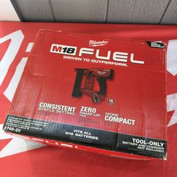 Milwaukee M18 FUEL 18-Volt Lithium-Ion Brushless Cordless 18-Gauge 1/4 in. Narrow Crown Stapler (Tool-Only)