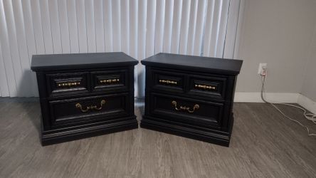 2 Short Nightstands