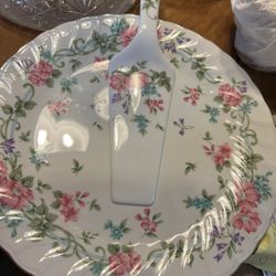 Fine China Serving Plate And Server. Like New Condition 