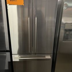Fisher And Paykel Stainless Steel 33 Inch Refrigerator X 6J