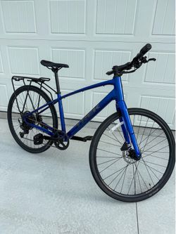2025 Trek FX 3 Disc
