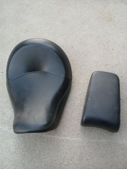 Solo streetbob Harley seat with back seat