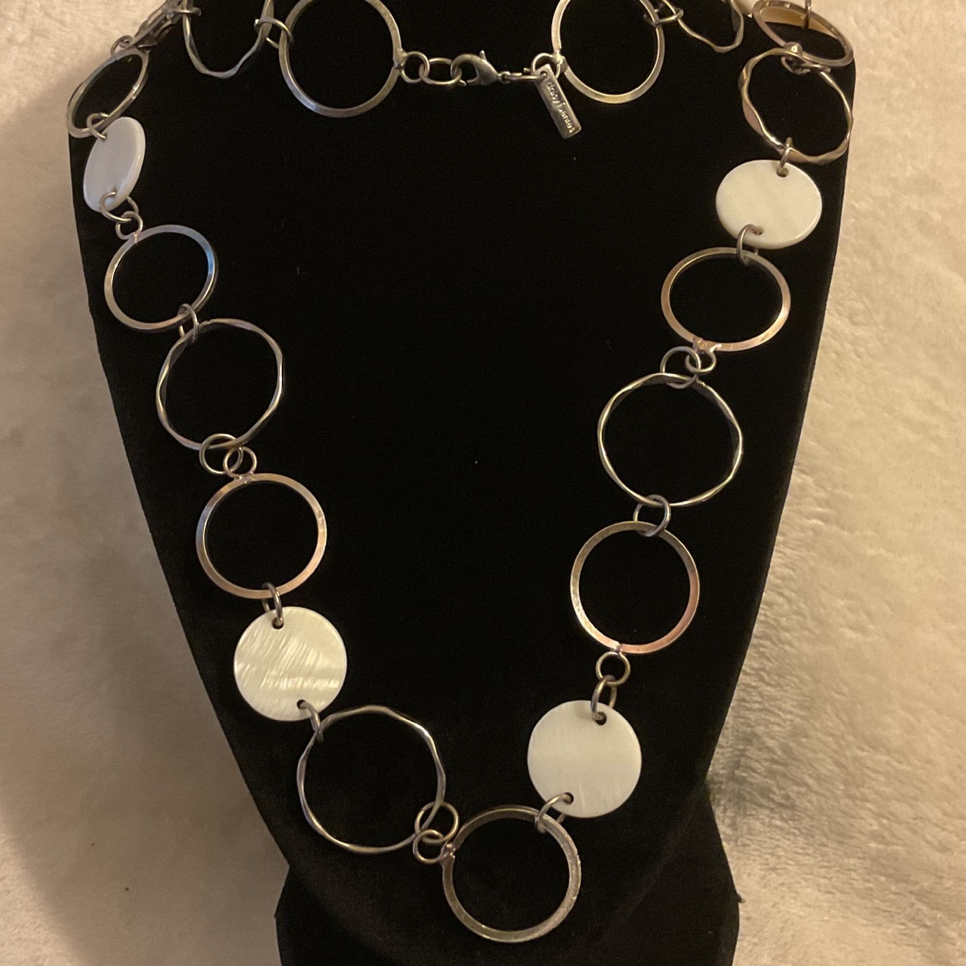 28”silver Round Links With Round Ivory Button Shaped Accent Necklace,by Daisy Fuentes