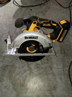 DEWALT 20V MAX Brushless Circular Saw