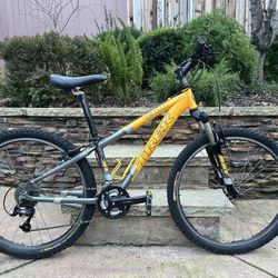 Trek 4300 Bike