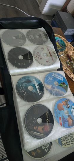 DVD Binder (150+ DVDs /few Blue Rays)