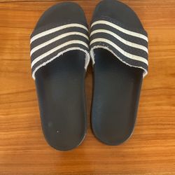 ADIDAS Basketball 🏀 SLIDES 10 EUC 