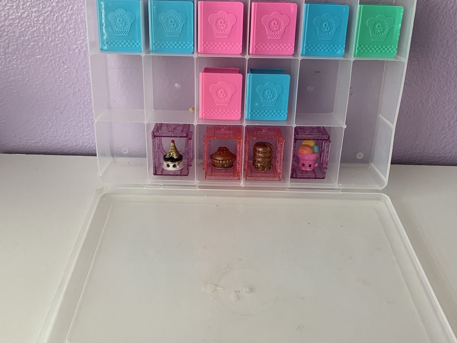 Shopkins Collectors Case