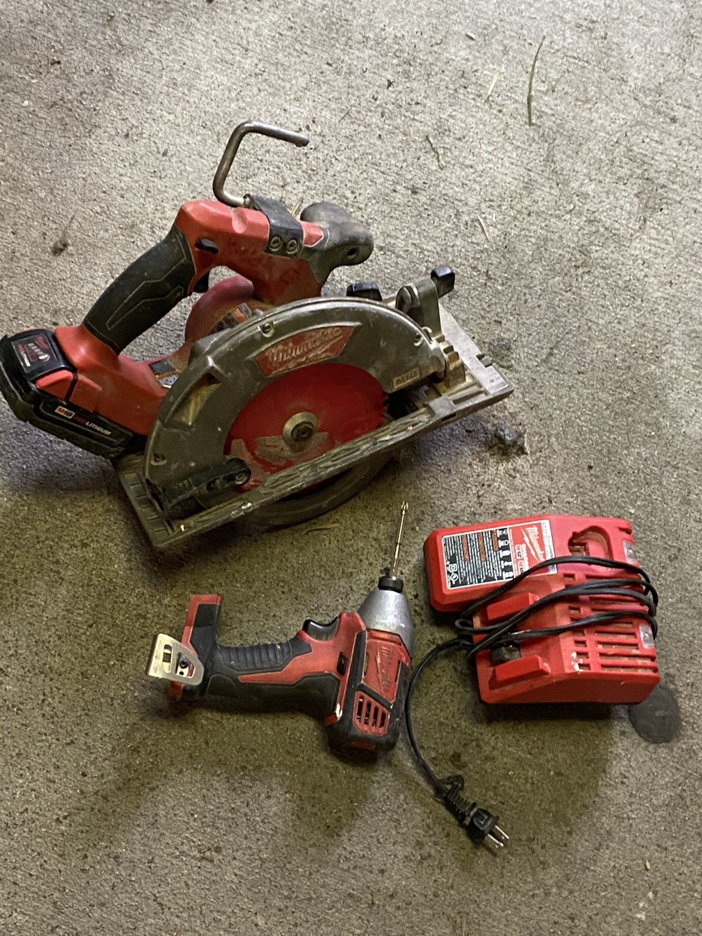 Working 18V Milwaukee impact drill and skill saw