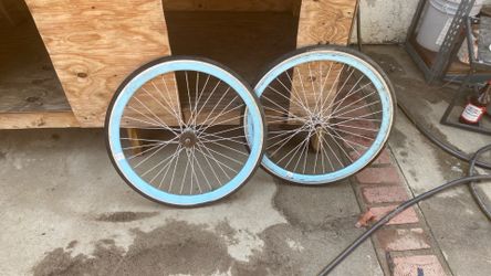 Fixie rims & tires(needs inner tubes) 35$