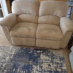 Used La-Z-Boy Reclining Loveseat 