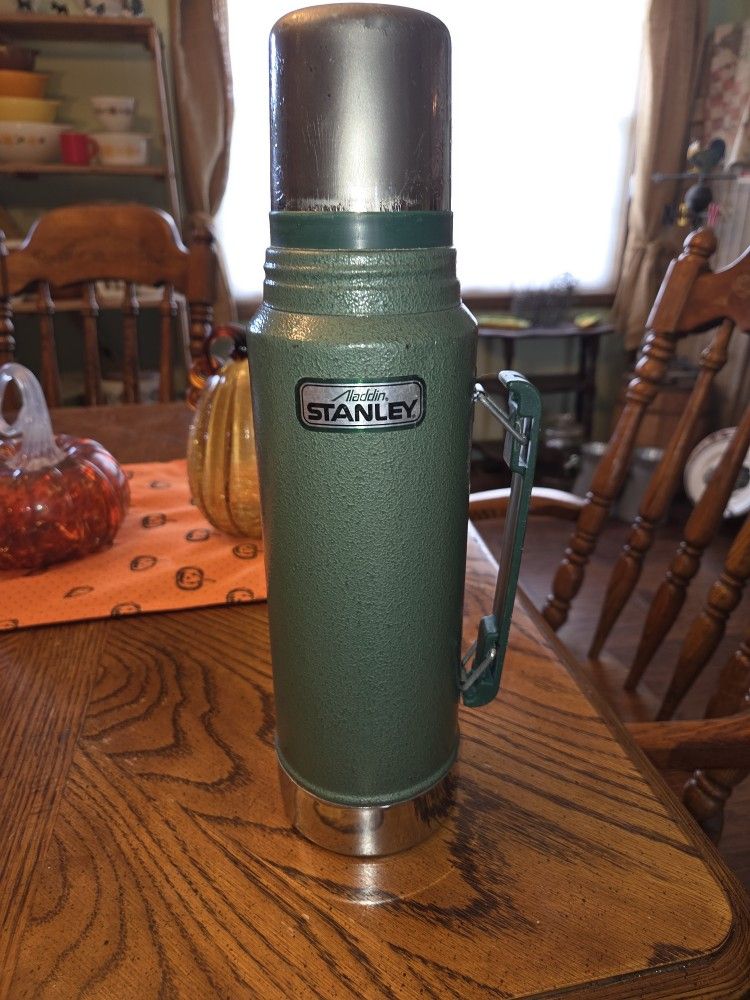 VINTAGE THERMOS CHROME & GREEN VACUUM BOTTLE ALADDIN STANLEY 1 QUART A-944C USA