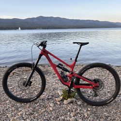 YT Capra Core 2 Carbon 