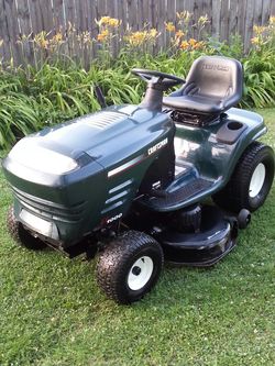 Craftsman LT1000 Lawn tractor 16hp 42 6 speed for Sale in Lombard