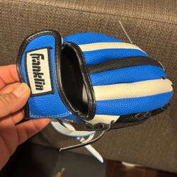 Kids baseball glove