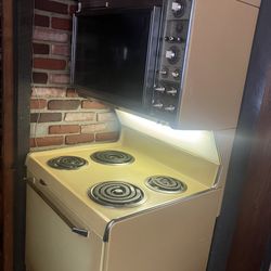 GM-era Frigidaire electric range, model RCIE-639VS
