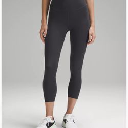 Lululemon Base Pace Crop 23