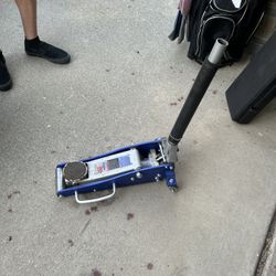 Harbor Freight: Pittsburgh 1.5 Ton Low Profile Aluminum Jack