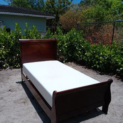 Twin Size Bed With Mattress And Box Spring 