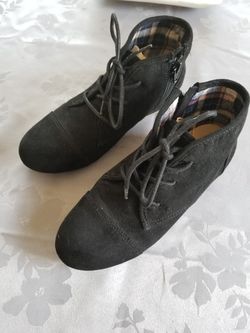 Size 3 Black girl bootie boots