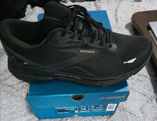Brooks Adrenaline GTS 23