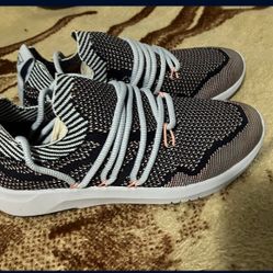 $30, New Women’s Shoes Size 6 