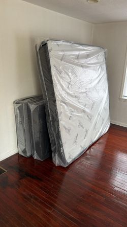 King Mattress And Box Springs 