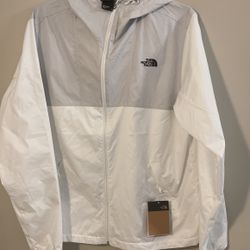 NWT The North Face Windbreaker Large. No Deliveries 