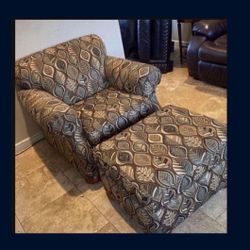 Single Chair With Ottoman 