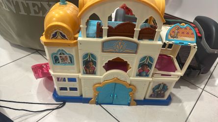 Disney Elena of Avalor Royal Palace playset