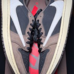 Jordan 1 low Travis Scott