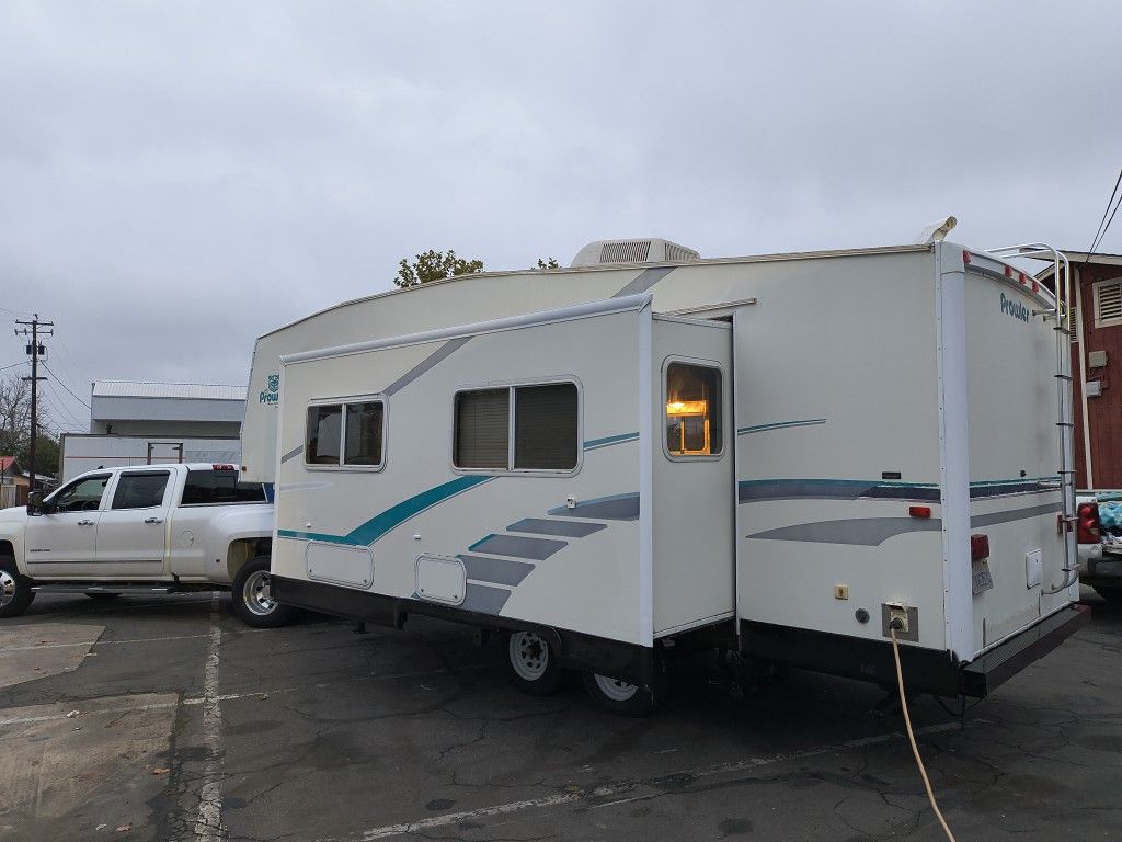 2003 Fleetwood Prowler 