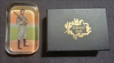 Paperweight Laurel Ink