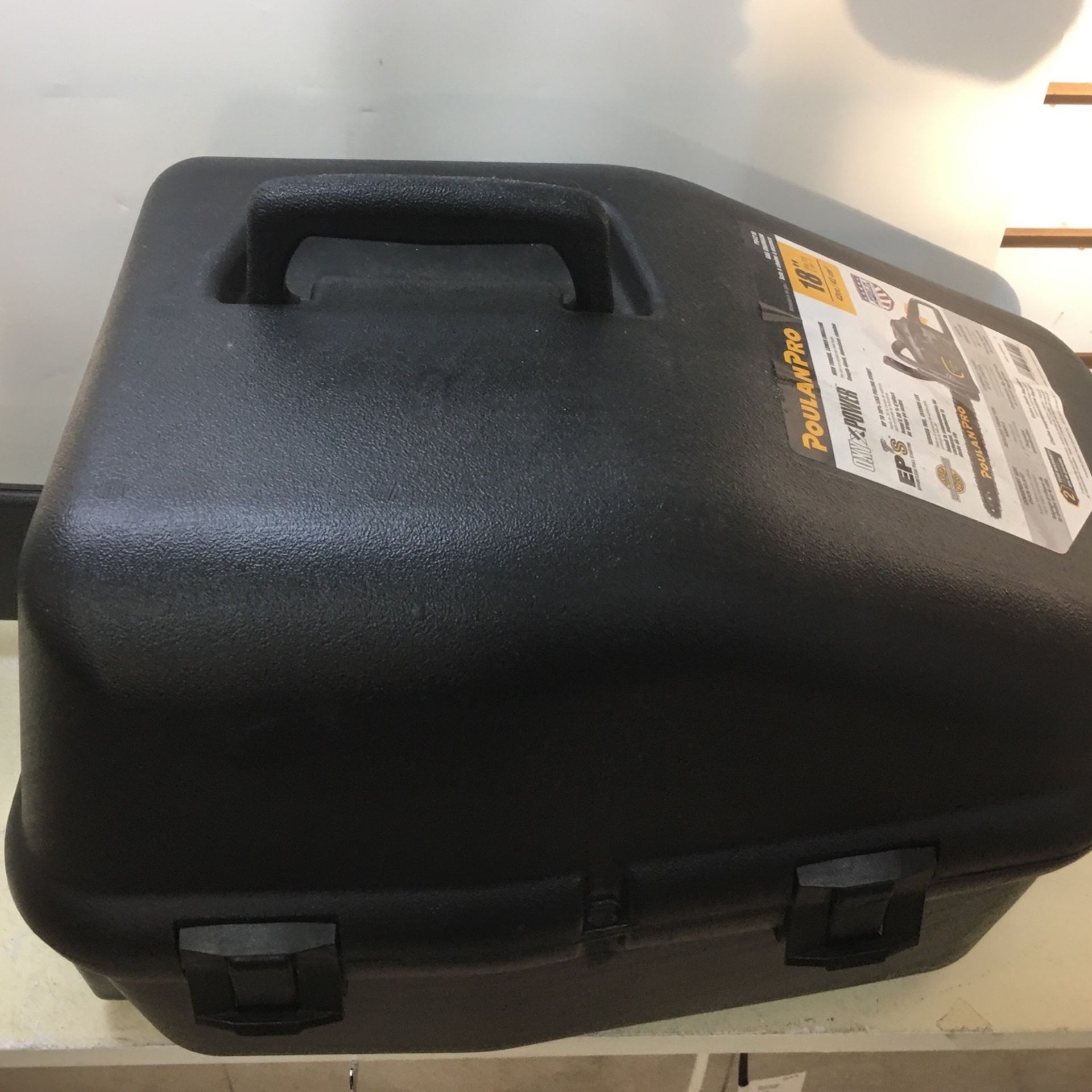 PoulanPro PR4218 18” Bar Gas 42cc Chainsaw W/ Protective Carry/Storage Case